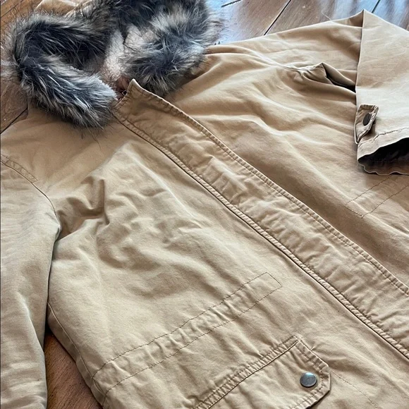 Forever 21 Tan Utility Jacket with Faux Fur Hood - Picture 4 of 16